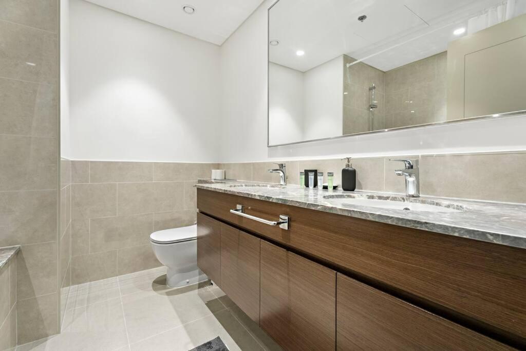 Stonetree - Luxurious 2 Bedroom - Prime Location Apartment *
